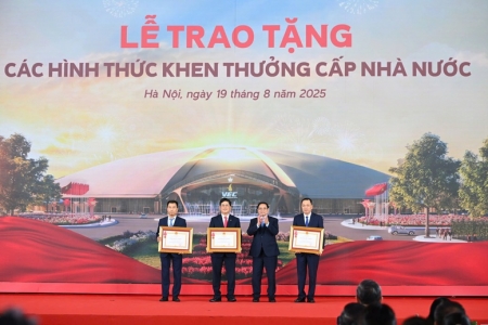 EVN, EVNNPT nhận Huân chương Lao động với công trình 500 kV mạch 3