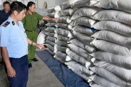 Gia Lai tạm giữ gần 13.000 kg đường vận chuyển, kinh doanh trái phép