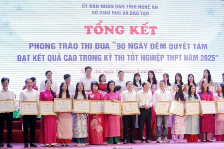 Nghệ An tuyên dương 199 tập thể, cá nhân có thành tích trong kỳ thi tốt nghiệp THPT 2025