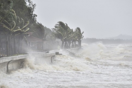 Bộ Công Thương ban hành công điện về việc ứng phó khẩn cấp với áp thấp nhiệt đới/ bão trên biển Đông