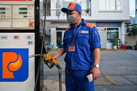 Giá xăng dầu hôm nay 22/8: Tiếp đà tăng