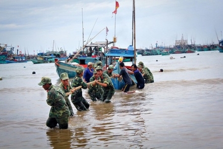 Thủ tướng yêu cầu triển khai ứng phó bão số 5 với tinh thần khẩn trương nhất, quyết liệt nhất