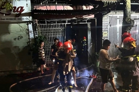 Hưng Yên: Giải cứu thành công 7 người mắc kẹt trong vụ cháy nhà 3 tầng