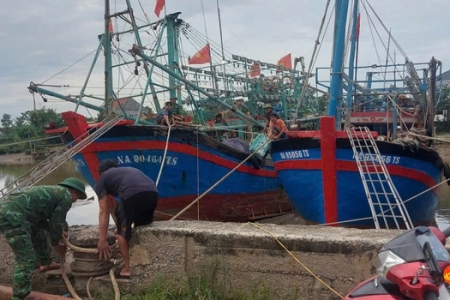 Thủ tướng lập Ban Chỉ đạo tiền phương, chủ trì cuộc họp ứng phó bão số 5 tại Nghệ An