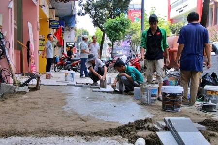 TP. HCM: Khẩn trương khắc phục bất cập trong thi công cải tạo vỉa hè khu vực trung tâm
