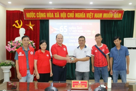 Hội Cổ động viên bóng đá Hải Phòng ủng hộ Nhân dân Cuba 100 triệu đồng