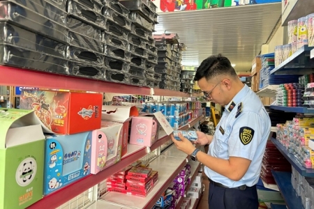 Quản lý thị trường Thái Nguyên xử phạt hai vụ vi phạm, thu giữ hơn 14.500 bút nhập lậu