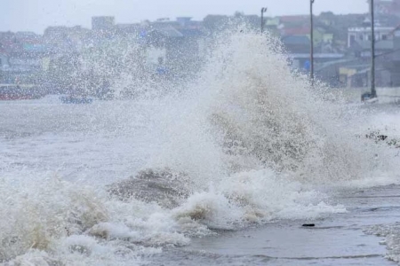 Công điện của Chủ tịch UBND tỉnh Thanh Hóa chỉ đạo tiếp tục triển khai quyết liệt công tác ứng phó bão số 5