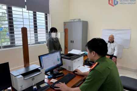 Quảng Ninh tập trung hoàn thành cấp đổi thẻ đảng viên