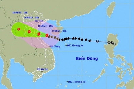 Bão số 5 cực mạnh, giật cấp 17, cách Quảng Trị 180km
