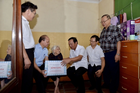 Lãnh đạo TP. Hải Phòng thăm, tặng quà Mẹ Việt Nam Anh hùng nhân Kỷ niệm 80 năm Cách mạng Tháng Tám và Quốc khánh 2/9