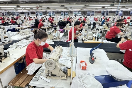 Thuế quan Mỹ và “nút thắt nội tại”: Dệt may Việt Nam trước thách thức kép