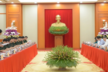 Tổng Bí thư chủ trì cuộc làm việc của Bộ Chính trị với Ban thường vụ Quân uỷ Trung ương