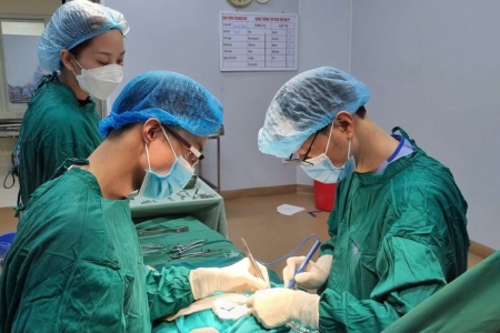 Bệnh viện Nhi Hải Phòng phẫu thuật thành công cho một trẻ sơ sinh bị dị tật bẩm sinh đường tiêu hóa, tắc tá tràng