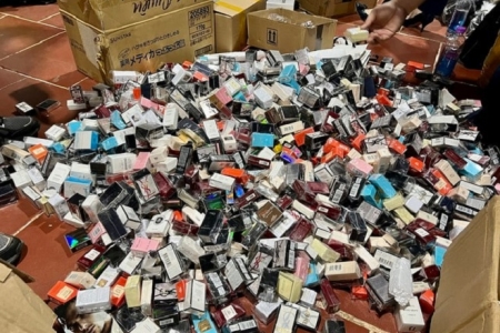 Cảnh báo từ Bộ Công Thương: Mỹ phẩm “dỏm” tràn lan trên sàn thương mại điện tử