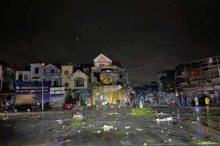 Lốc xoáy trong đêm, hàng trăm nhà dân ở Ninh Bình bị thiệt hại