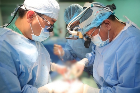 “Bàn tay vàng” trong lĩnh vực ghép tim “đầu quân” cho Vinmec Nha Trang