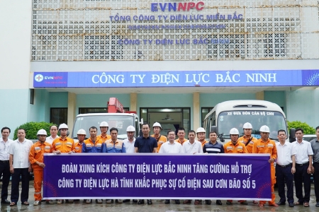 Công ty Điện lực Bắc Ninh cử Đội xung kích hỗ trợ tỉnh Hà Tĩnh khắc phục sự cố điện sau bão số 5