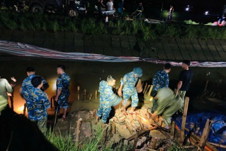 Thanh Hóa: Khẩn trương khắc phục sự cố sạt kênh C6 tại xã Sao Vàng