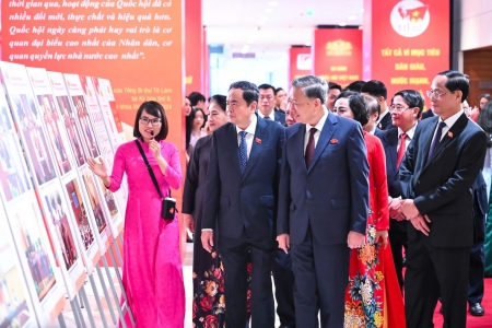 Tổng Bí thư Tô Lâm tham quan Triển lãm ảnh "Quốc hội Việt Nam - 80 năm kế thừa và phát triển"