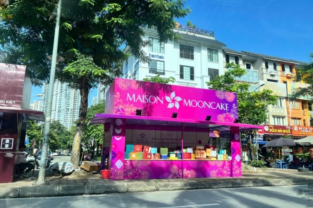 Bánh trung thu "rục rịch" xuống phố sớm, nhiều thương hiệu tung bộ sưu tập tiền tỷ