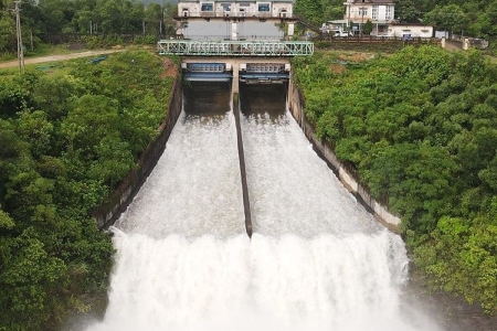 Hà Tĩnh chủ động xả tràn các hồ chứa để ứng phó với mưa lớn