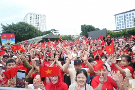 Thủ tướng yêu cầu khẩn trương triển khai tặng quà nhân dân dịp Quốc khánh