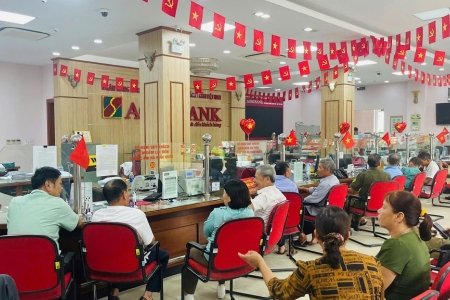 Agribank làm việc xuyên lễ để đảm bảo tặng quà kịp thời cho người dân dịp Quốc khánh 2/9