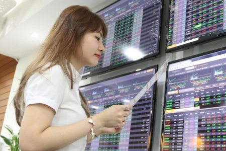 Thị trường chứng khoán Việt Nam tháng 9: Cơ hội đi kèm thách thức