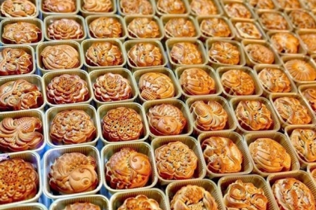 Thị trường bánh Trung thu “nóng” với bài toán chất lượng và hàng “nhà làm”