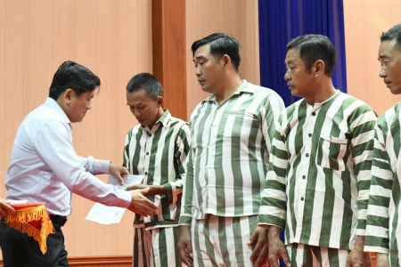 Cà Mau công bố quyết định đặc xá cho 158 phạm nhân dịp Quốc khánh 2/9