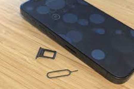 iPhone 17 sẽ loại bỏ khe cắm SIM vật lý tại nhiều quốc gia, giá bán có thể tăng 50 USD