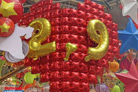 “Nhà nhà treo cờ, người người hướng về Tổ quốc”: Tình yêu Việt Nam trong dịp 80 năm Quốc khánh 2/9