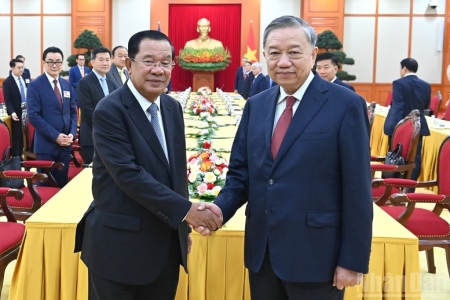 Tổng Bí thư Tô Lâm gặp Chủ tịch Đảng Nhân dân Campuchia Hun Sen