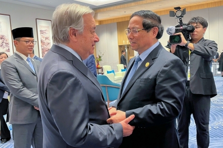 Thủ tướng Phạm Minh Chính gặp Tổng Thư ký Liên Hợp quốc Antonio Guterres tại Thiên Tân