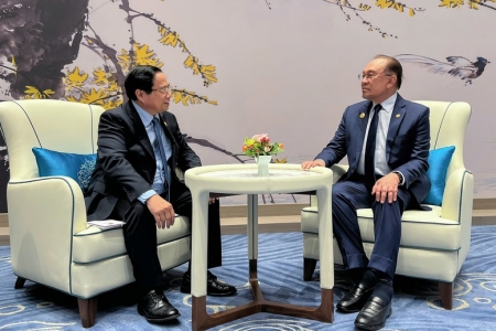 Thủ tướng Phạm Minh Chính gặp Thủ tướng Malaysia
