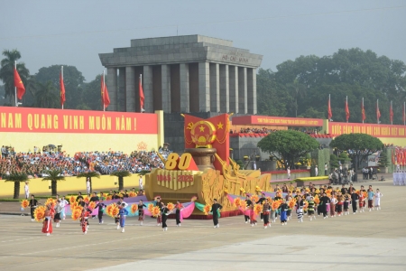 Khí chất Việt Nam qua những tiếng hô rền vang trong Lễ diễu binh, diễu hành A80