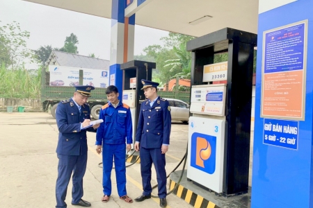 Thanh Hóa: Quản lý thị trường tăng cường giám sát hoạt động kinh doanh xăng dầu