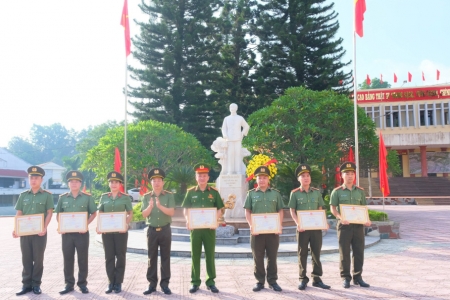 21 tập thể, cá nhân Công an Cao Bằng được khen thưởng vì thành tích xuất sắc