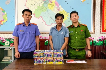 Hà Tĩnh: Bắt giữ đối tượng tàng trữ ma túy và pháo hoa nổ