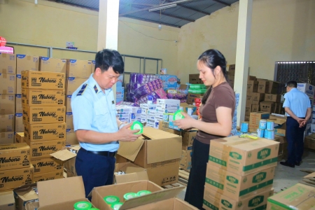 Lực lượng QLTT Ninh Bình tăng cường cao điểm kiểm tra, kiểm soát thị trường dịp Tết Trung thu 2025