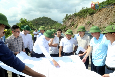 Bí thư Tỉnh ủy Quảng Ninh kiểm tra khu xử lý rác thải trên địa bàn xã Thống Nhất