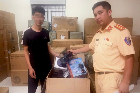 Hà Nội tạm giữ gần 2.000 quạt, sạc điện không rõ nguồn gốc