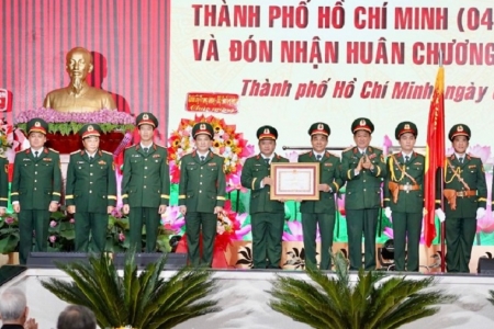 Bộ Tư lệnh TP.HCM đón nhận Huân chương Quân công hạng Ba