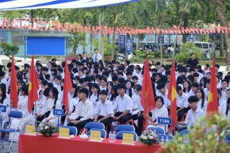 Học sinh Lâm Đồng phấn khởi bước vào năm học mới 2025 - 2026