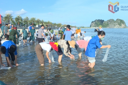 Quảng Ninh thả hơn 1 triệu con giống tái tạo nguồn lợi thuỷ sản