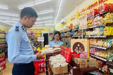 Ngăn chặn thực phẩm bẩn, đồ chơi độc hại: Nghệ An siết chặt kiểm soát thị trường dịp Trung thu