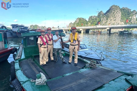 Ngư dân Quảng Ninh tự giác giao nộp vũ khí