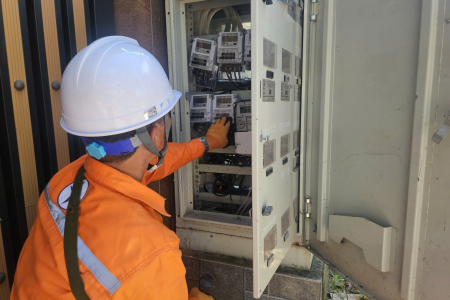 Khách hàng được EVNNPC giải quyết kịp thời phản ánh hóa đơn tháng 8/2025