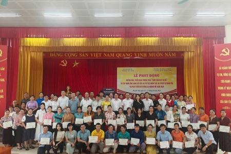 Xã Hoành Mô phát động phong trào “Bình dân học vụ số” và tập huấn ứng dụng AI